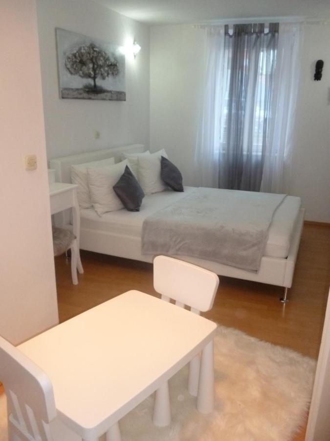 House Niko Apartment Kastela Luaran gambar