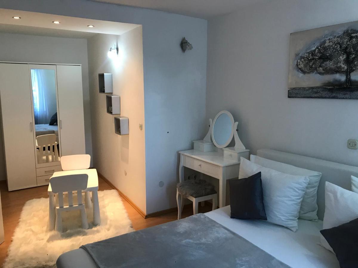 House Niko Apartment Kastela Luaran gambar