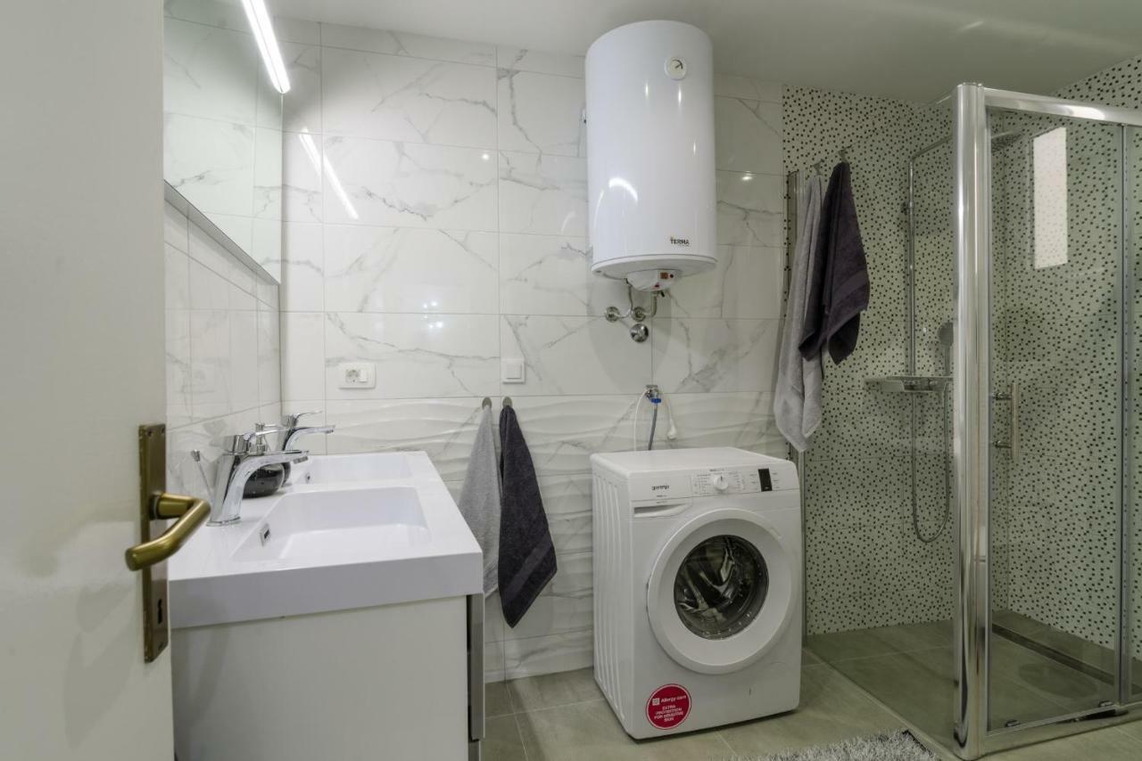 House Niko Apartment Kastela Luaran gambar