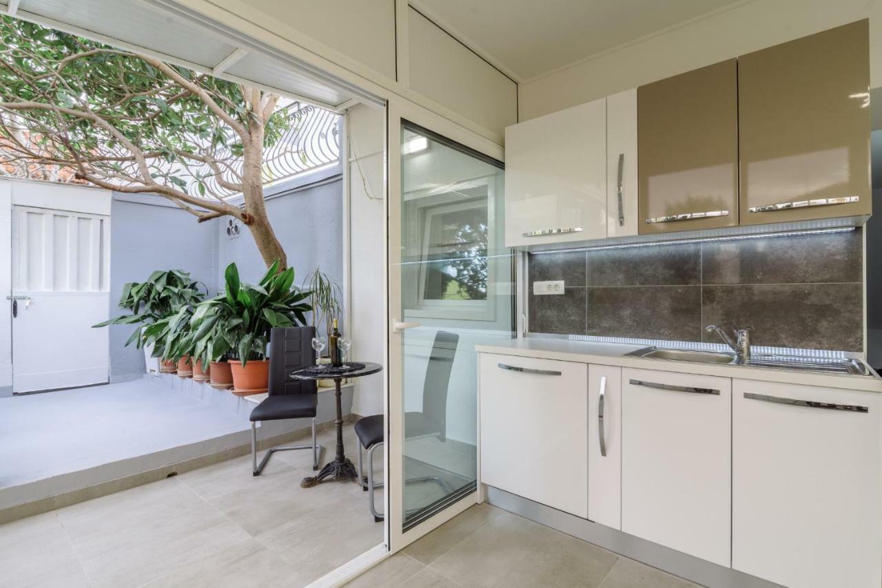 House Niko Apartment Kastela Luaran gambar