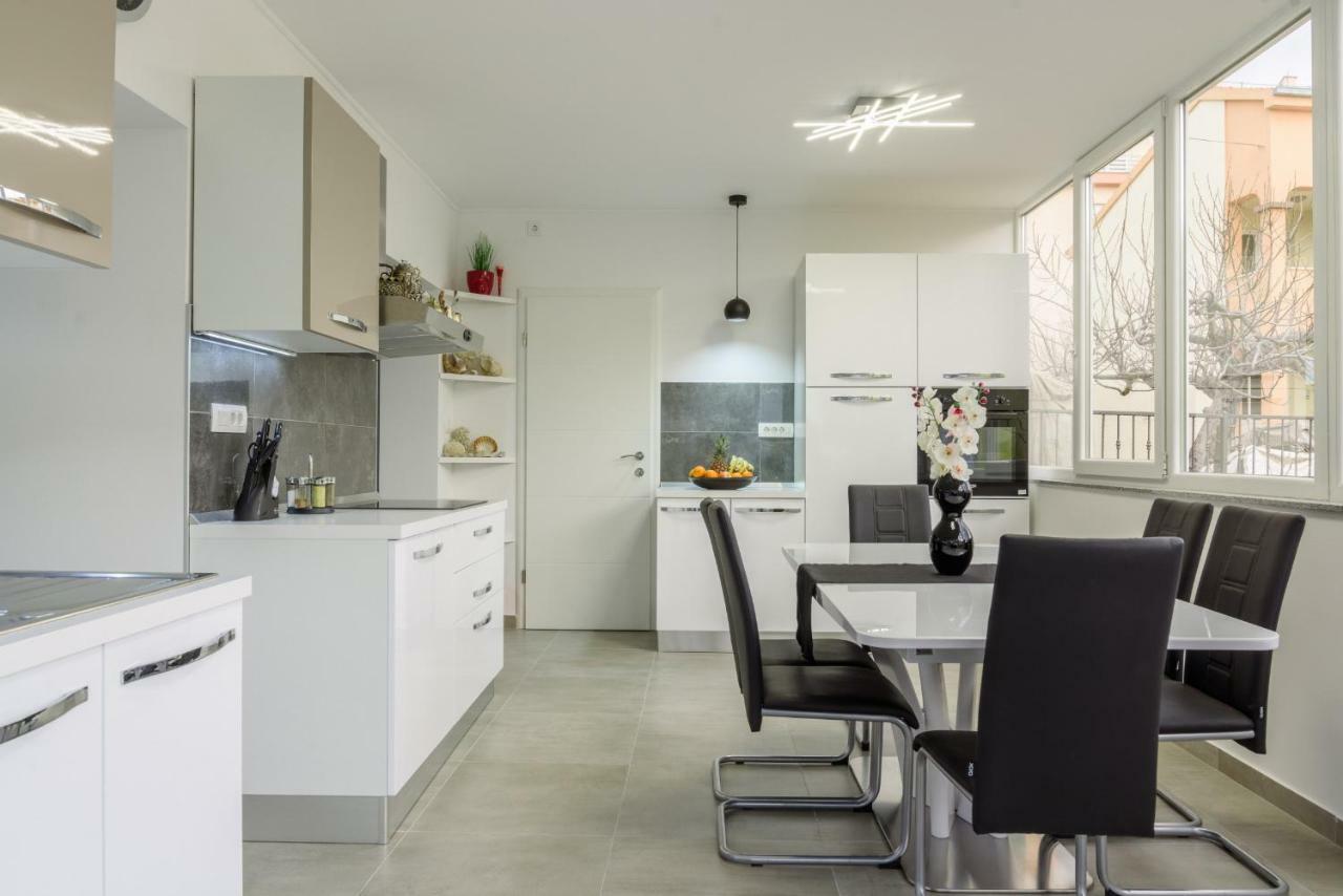 House Niko Apartment Kastela Luaran gambar