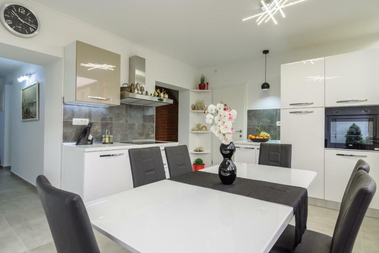 House Niko Apartment Kastela Luaran gambar
