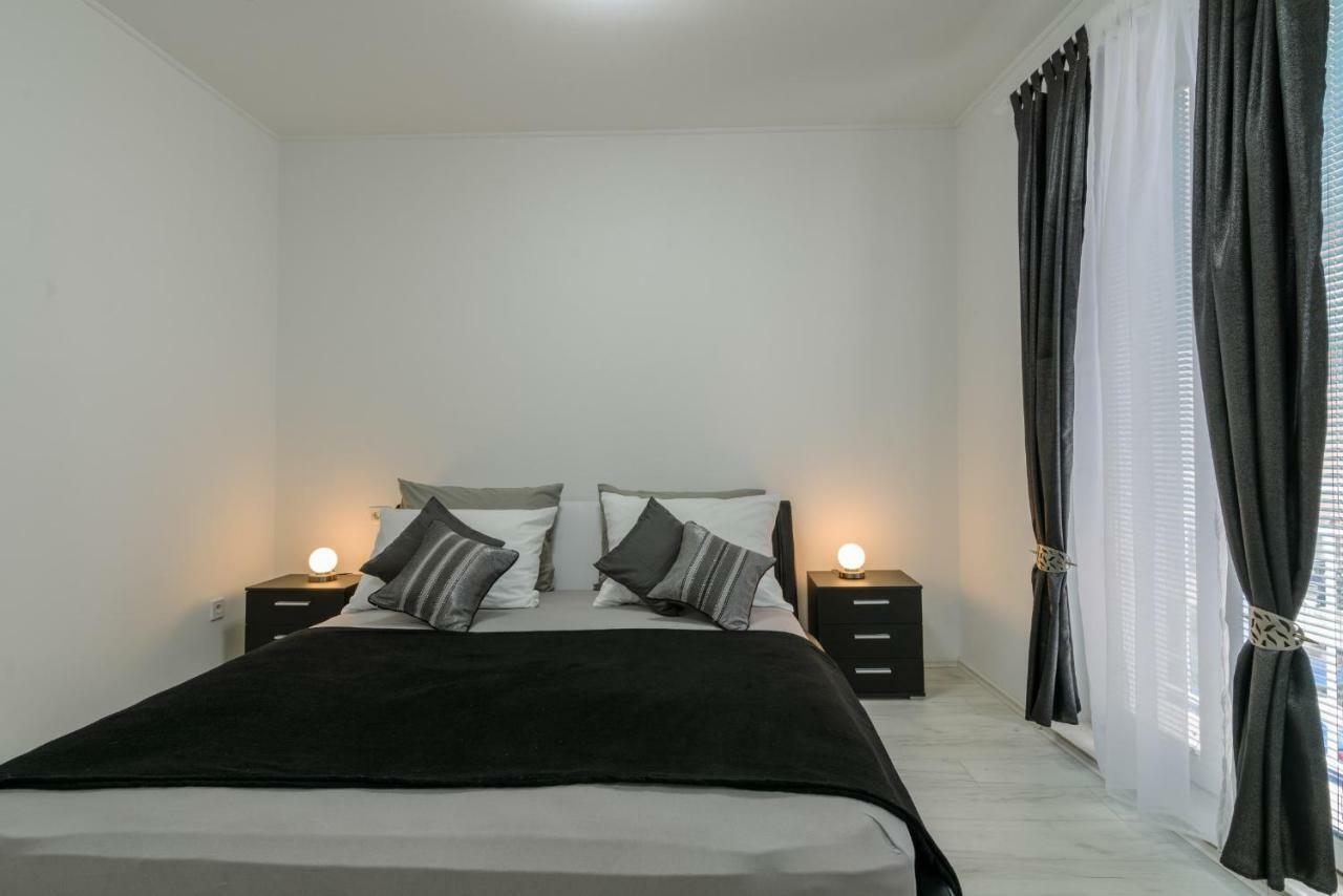 House Niko Apartment Kastela Luaran gambar
