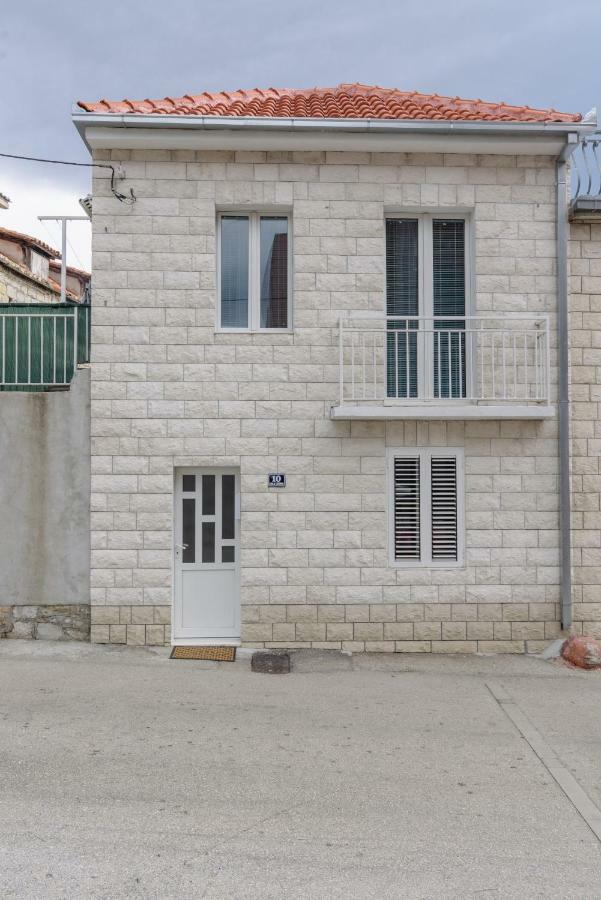 House Niko Apartment Kastela Luaran gambar