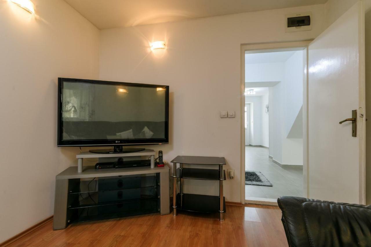 House Niko Apartment Kastela Luaran gambar
